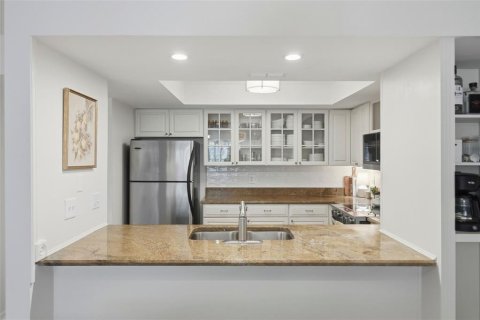 Condo in Tampa, Florida, 2 bedrooms № 2142417 - photo 7