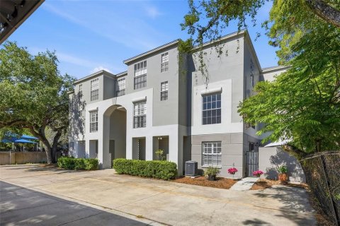Condo in Tampa, Florida, 2 bedrooms № 2142417 - photo 26