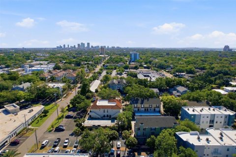 Condo in Tampa, Florida, 2 bedrooms № 2142417 - photo 29