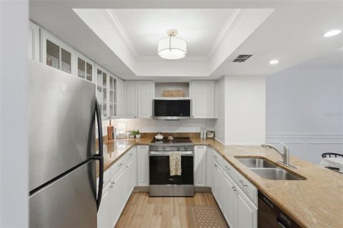 Condo in Tampa, Florida, 2 bedrooms № 2142417 - photo 6
