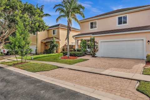 Villa ou maison à vendre à Homestead, Floride: 4 chambres, 191.19 m2 № 1998324 - photo 3