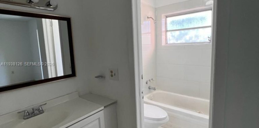 Condo in Miami Gardens, Florida, 1 bedroom № 1996377