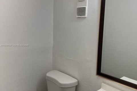Condo in Miami Gardens, Florida, 1 bedroom № 1996377 - photo 5