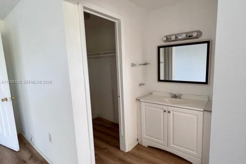 Condo in Miami Gardens, Florida, 1 bedroom № 1996377 - photo 7