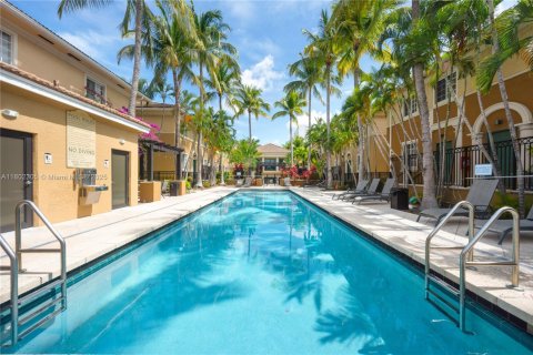 Condominio en venta en Aventura, Florida, 2 dormitorios, 122.26 m2 № 1864988 - foto 3