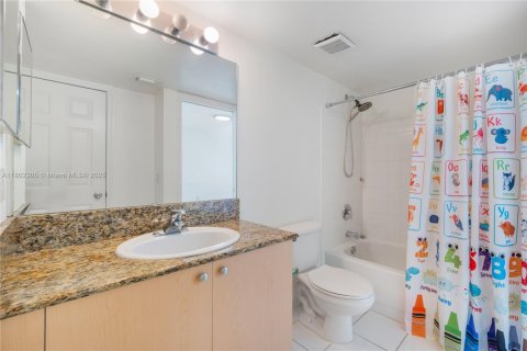 Condominio en venta en Aventura, Florida, 2 dormitorios, 122.26 m2 № 1864988 - foto 13