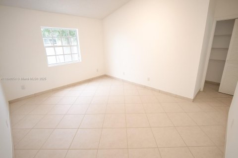 Купить виллу или дом в Майами, Флорида 3 спальни, 126.44м2, № 1949735 - фото 16