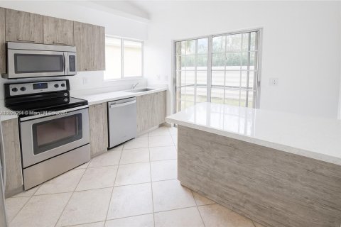 Купить виллу или дом в Майами, Флорида 3 спальни, 126.44м2, № 1949735 - фото 7