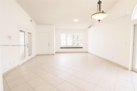 Купить виллу или дом в Майами, Флорида 3 спальни, 126.44м2, № 1949735 - фото 5