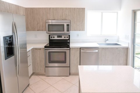 Купить виллу или дом в Майами, Флорида 3 спальни, 126.44м2, № 1949735 - фото 6