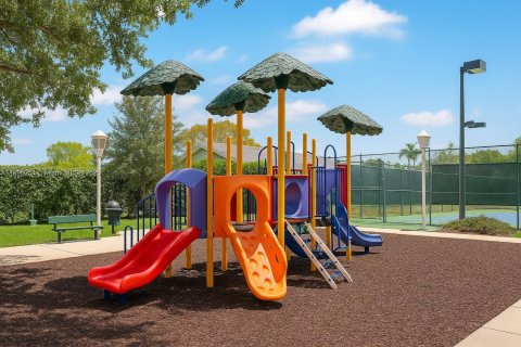 Купить виллу или дом в Майами, Флорида 3 спальни, 126.44м2, № 1949735 - фото 25