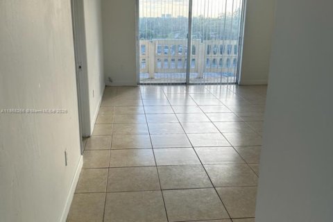 Condo in Miami, Florida, 1 bedroom  № 1897547 - photo 4