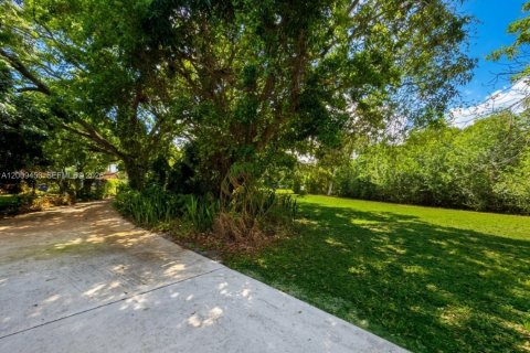 House in Jupiter, Florida 7 bedrooms, 1012.63 sq.m. № 2072551 - photo 6
