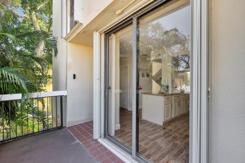 Кондоминиум с 2 спальнями в Дейви, Флорида № 2053756