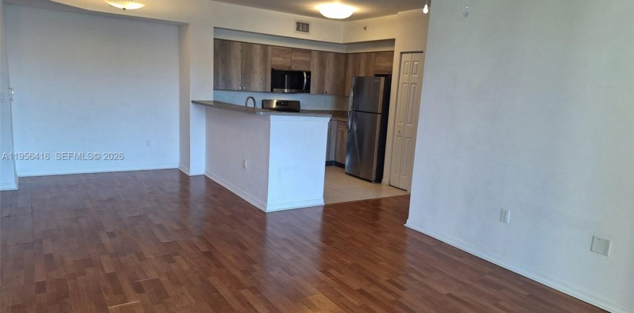 Кондоминиум с 2 спальнями в Мирамар, Флорида № 2011317