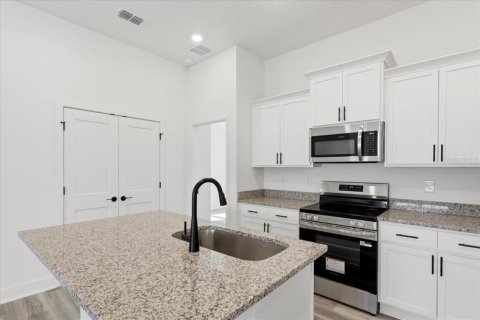 House in Alachua, Florida 4 bedrooms, 153.01 sq.m. № 2200465 - photo 6