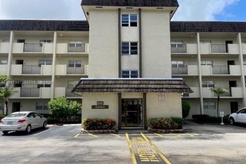 Condo in Lauderhill, Florida, 2 bedrooms  № 2050639 - photo 2