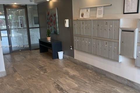 Condo in Lauderhill, Florida, 2 bedrooms  № 2050639 - photo 19