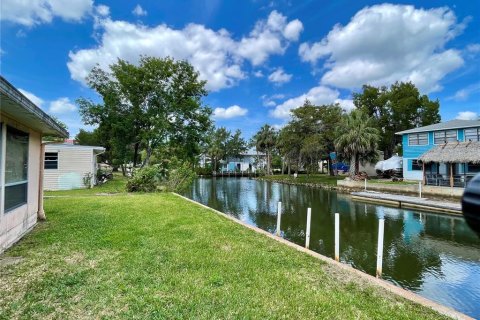 House in Weeki Wachee, Florida 2 bedrooms, 95.88 sq.m. № 1723656 - photo 11