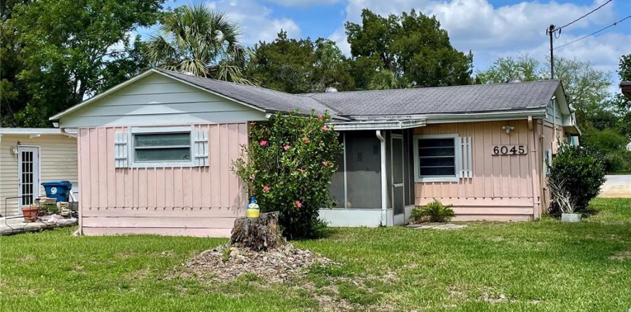 House in Weeki Wachee, Florida 2 bedrooms, 95.88 sq.m. № 1723656