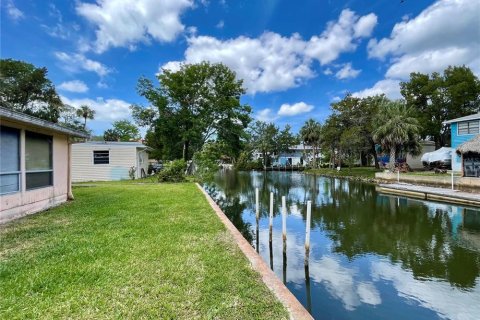 House in Weeki Wachee, Florida 2 bedrooms, 95.88 sq.m. № 1723656 - photo 13