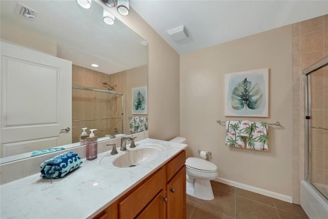 Condo in Cape Coral, Florida, 3 bedrooms  № 2101806 - photo 18