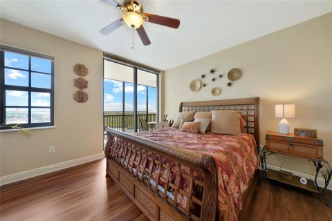 Condo in Cape Coral, Florida, 3 bedrooms  № 2101806 - photo 20