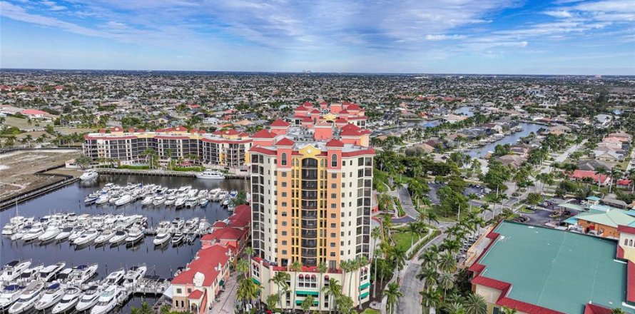 Condo in Cape Coral, Florida, 3 bedrooms  № 2101806