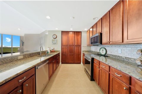 Condo in Cape Coral, Florida, 3 bedrooms  № 2101806 - photo 7
