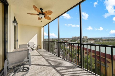 Condo in Cape Coral, Florida, 3 bedrooms  № 2101806 - photo 9