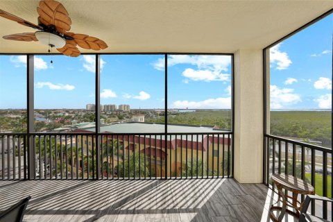 Condo in Cape Coral, Florida, 3 bedrooms  № 2101806 - photo 8