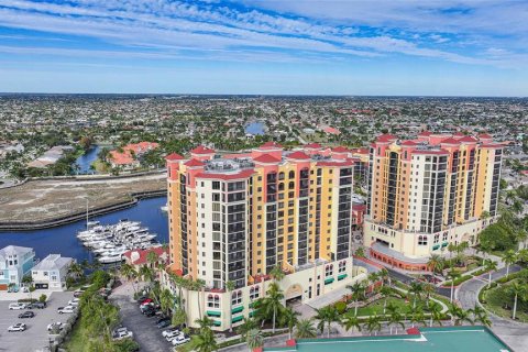 Condo in Cape Coral, Florida, 3 bedrooms  № 2101806 - photo 29