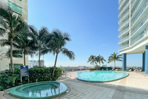 Condo in Miami, Florida, 2 bedrooms  № 1862704 - photo 26