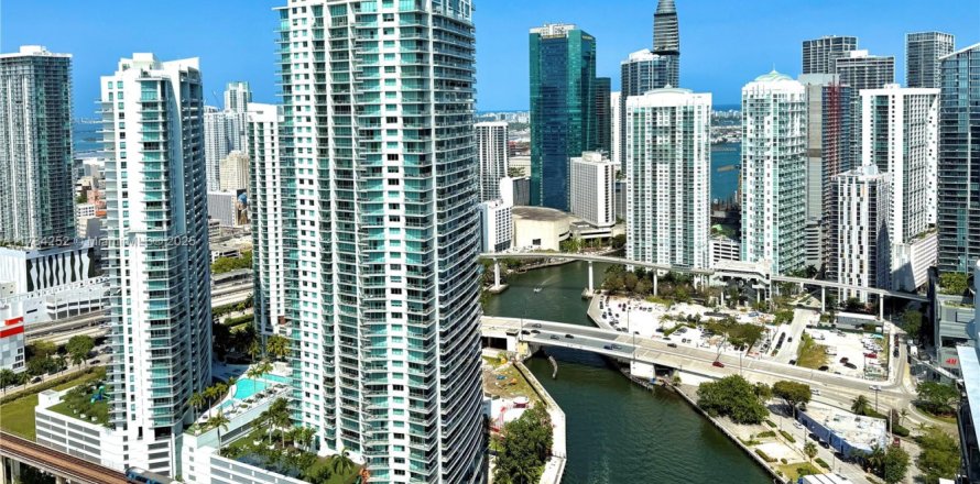 Condo in Miami, Florida, 2 bedrooms  № 1862704
