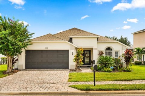 House in Davenport, Florida 4 bedrooms, 167.22 sq.m. № 1914897 - photo 1