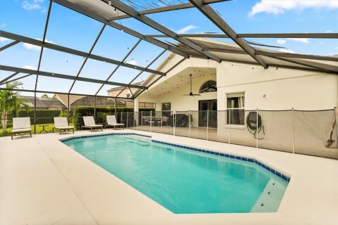 House in Davenport, Florida 4 bedrooms, 167.22 sq.m. № 1914897 - photo 29