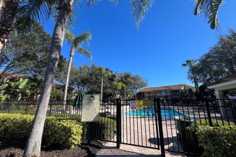 Adosado en venta en Kissimmee, Florida, 3 dormitorios, 119.94 m2 № 1717547 - foto 20