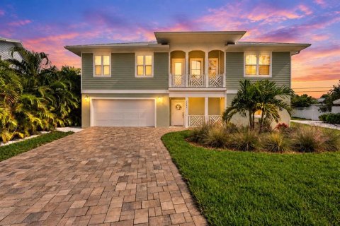 Villa ou maison à Englewood, Floride 4 chambres, 184.78 m2 № 2408383