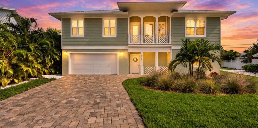 Villa ou maison à Englewood, Floride 4 chambres, 184.78 m2 № 2408383