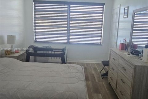 Condo in Miami, Florida, 1 bedroom № 2152480 - photo 18