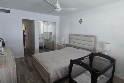 Condo in Miami, Florida, 1 bedroom № 2152480 - photo 19
