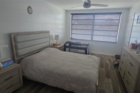 Condo in Miami, Florida, 1 bedroom № 2152480 - photo 16