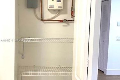 Снять в аренду виллу или дом в Майами, Флорида 3 спальни, 158.31м2, № 2007310 - фото 24