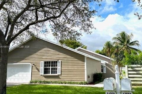 Дом в Майами, Флорида 3 спальни, 158.31м2 № 2007310