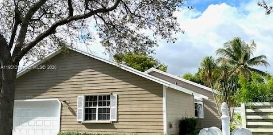 Дом в Майами, Флорида 3 спальни, 158.31м2 № 2007310