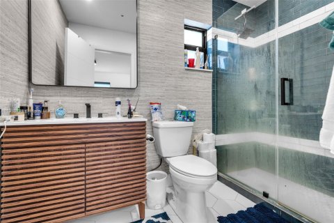 Casa en venta en Miami, Florida, 4 dormitorios, 198.81 m2 № 1971013 - foto 13