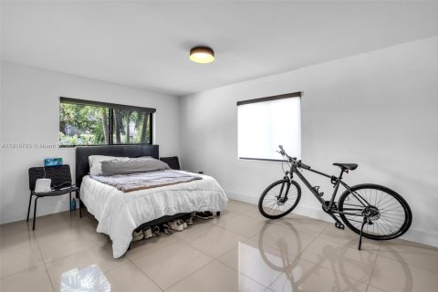 Casa en venta en Miami, Florida, 4 dormitorios, 198.81 m2 № 1971013 - foto 14