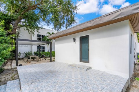 Casa en venta en Miami, Florida, 4 dormitorios, 198.81 m2 № 1971013 - foto 27
