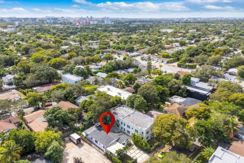 Casa en venta en Miami, Florida, 4 dormitorios, 198.81 m2 № 1971013 - foto 29