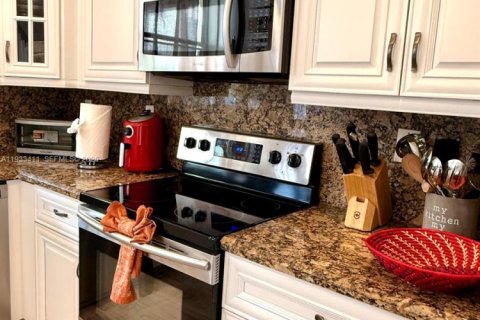 Casa en alquiler en Hollywood, Florida, 4 dormitorios, 234.58 m2 № 1991400 - foto 20